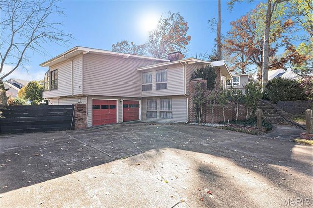 11814 Claychester Drive, Des Peres, MO 63131