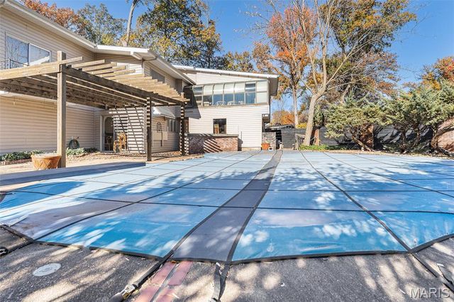 11814 Claychester Drive, Des Peres, MO 63131