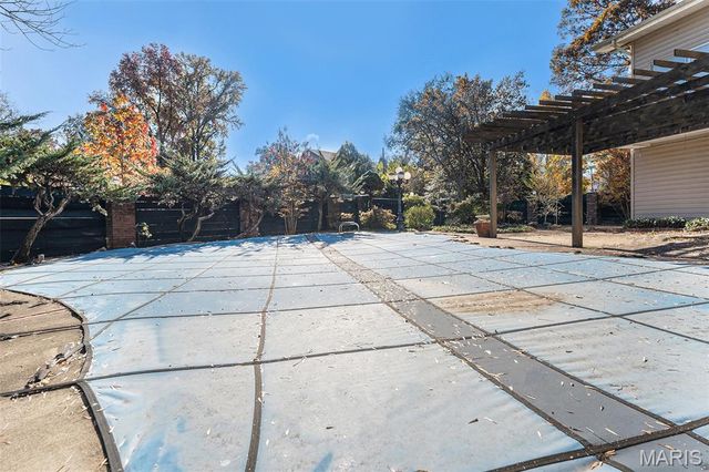 11814 Claychester Drive, Des Peres, MO 63131