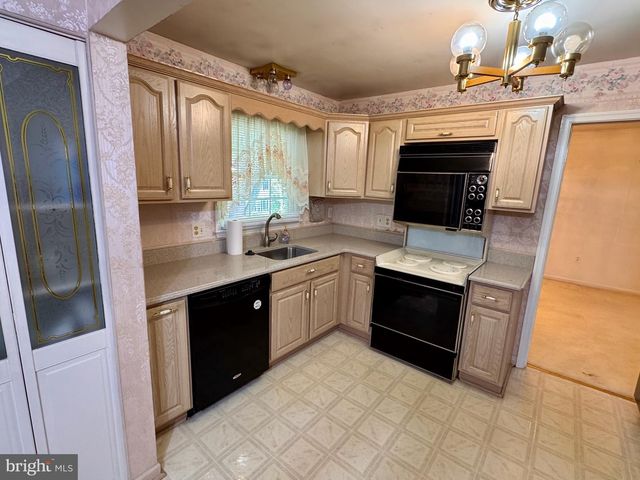 8016 ROCKWOOD CT, Springfield, VA 22153