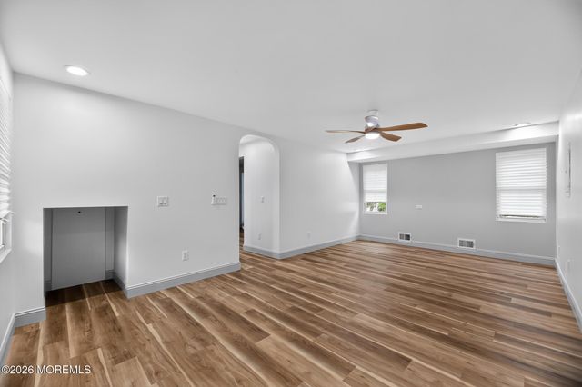 29 Ravenwood Boulevard, Barnegat, NJ 08005