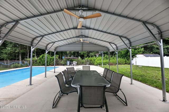 29 Ravenwood Boulevard, Barnegat, NJ 08005