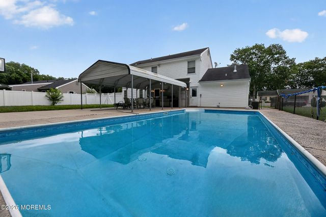29 Ravenwood Boulevard, Barnegat, NJ 08005