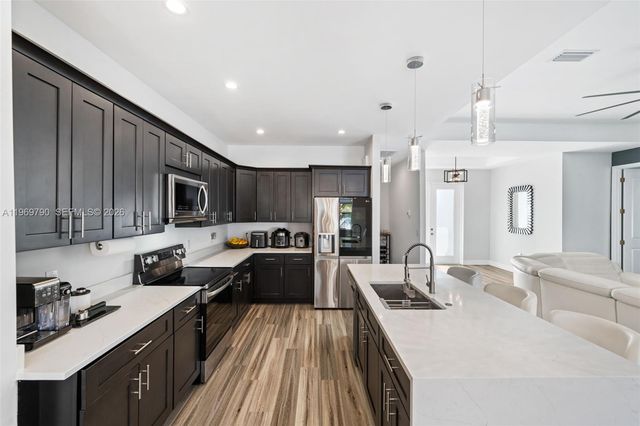 1017 NW 15th Ter, Cape Coral, FL 33993