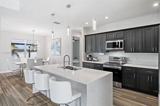 1017 NW 15th Ter, Cape Coral, FL 33993