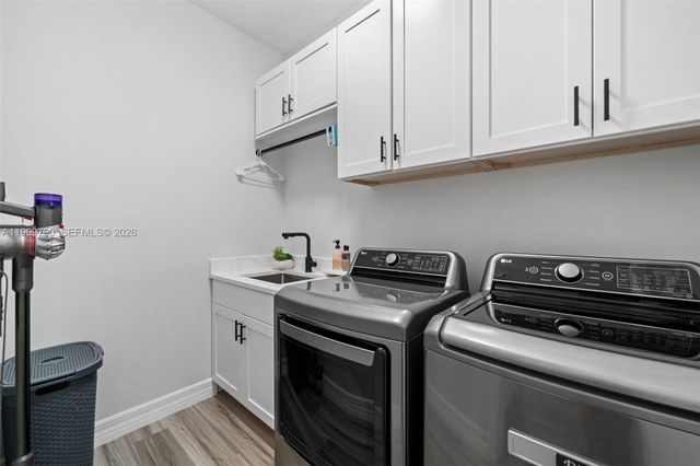 1017 NW 15th Ter, Cape Coral, FL 33993