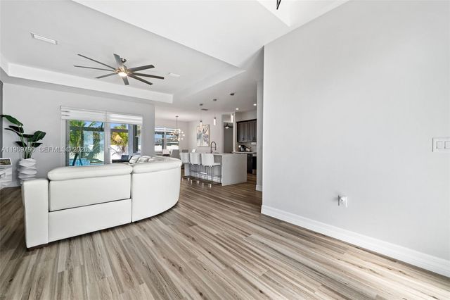 1017 NW 15th Ter, Cape Coral, FL 33993