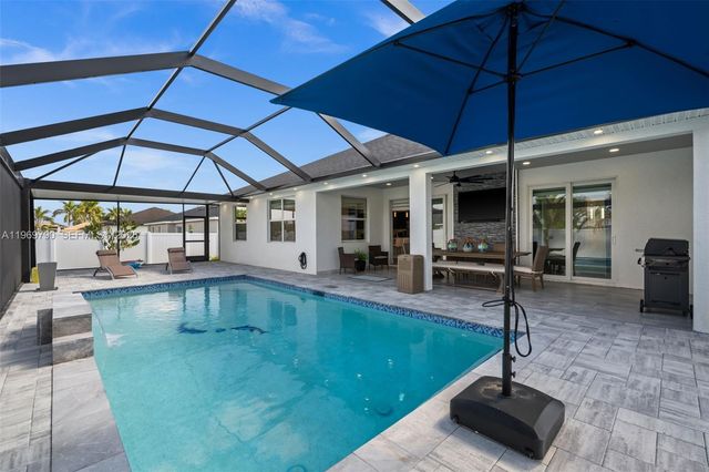 1017 NW 15th Ter, Cape Coral, FL 33993