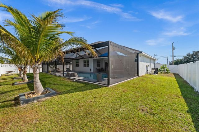 1017 NW 15th Ter, Cape Coral, FL 33993