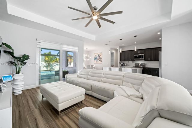 1017 NW 15th Ter, Cape Coral, FL 33993