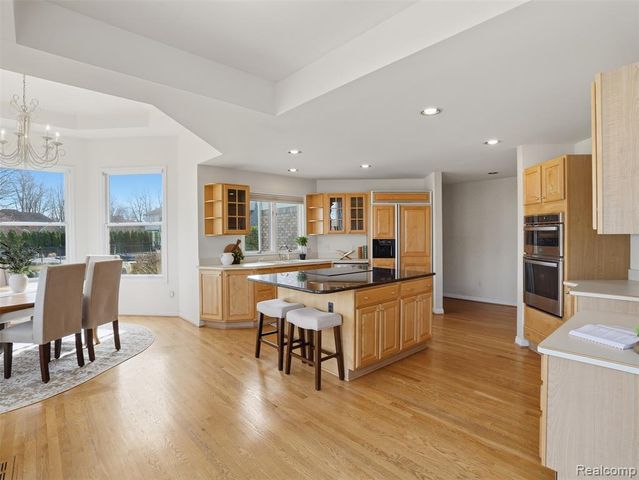 39440 Vassar Court, Sterling Heights, MI 48313