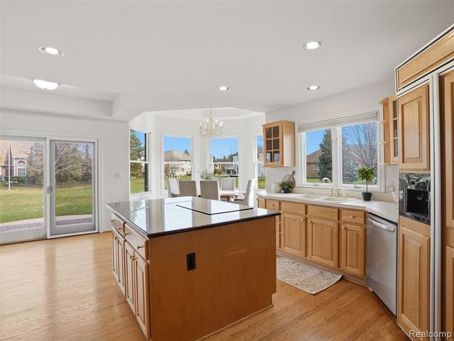 39440 Vassar Court, Sterling Heights, MI 48313