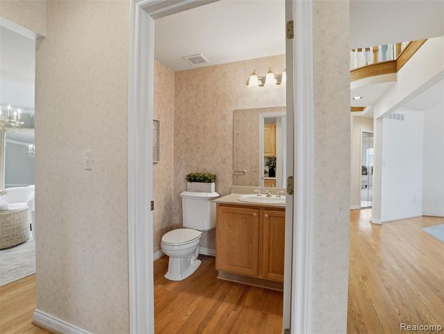 39440 Vassar Court, Sterling Heights, MI 48313