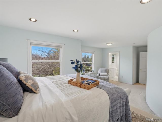 39440 Vassar Court, Sterling Heights, MI 48313