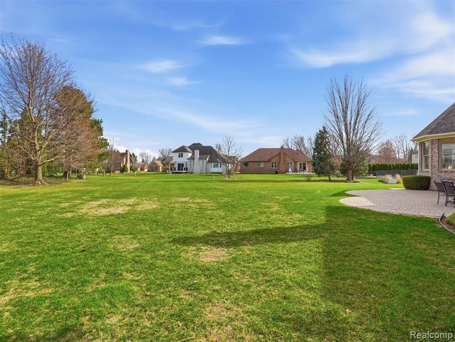 39440 Vassar Court, Sterling Heights, MI 48313