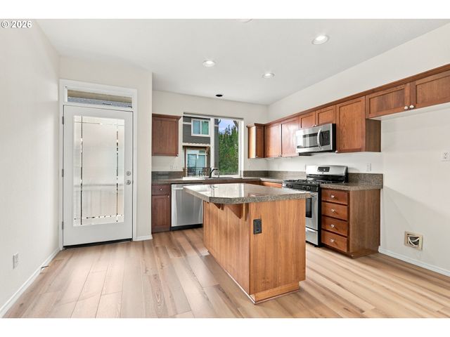 2264 Nw OAK KNOLL Pl, Beaverton, OR 97006