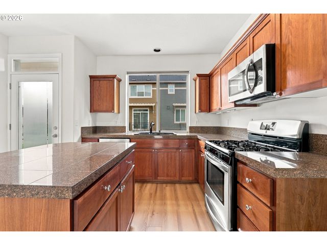 2264 Nw OAK KNOLL Pl, Beaverton, OR 97006