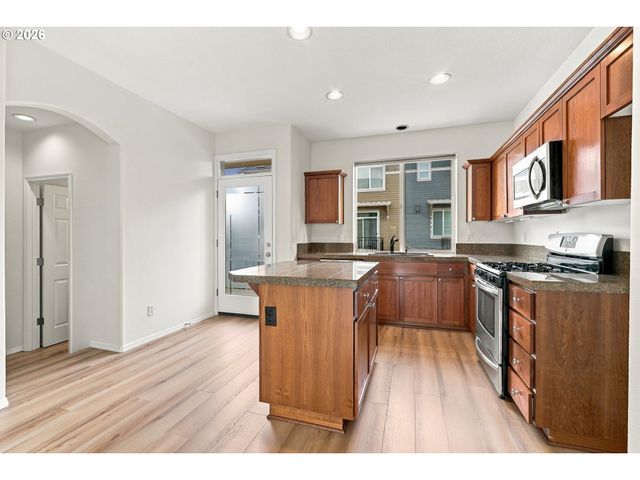 2264 Nw OAK KNOLL Pl, Beaverton, OR 97006