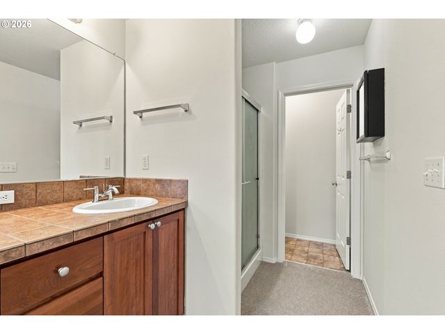2264 Nw OAK KNOLL Pl, Beaverton, OR 97006