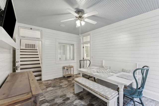 907 S Robinson Street, Cleburne, TX 76031