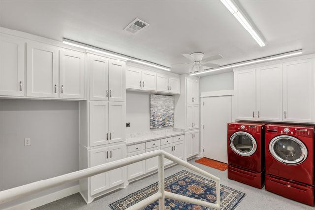 907 S Robinson Street, Cleburne, TX 76031