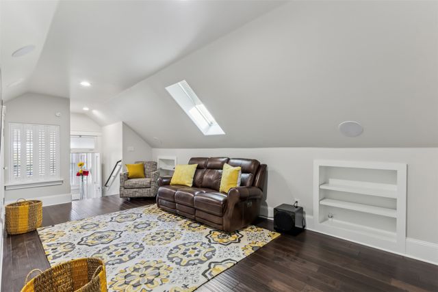 907 S Robinson Street, Cleburne, TX 76031