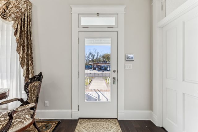 907 S Robinson Street, Cleburne, TX 76031