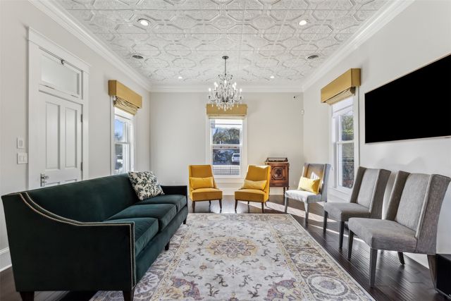 907 S Robinson Street, Cleburne, TX 76031