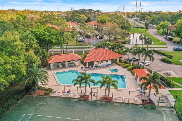 2113 HAMMOCK PINE BOULEVARD 2113, Clearwater, FL 33761