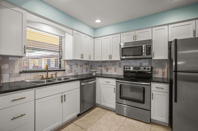 2113 HAMMOCK PINE BOULEVARD 2113, Clearwater, FL 33761