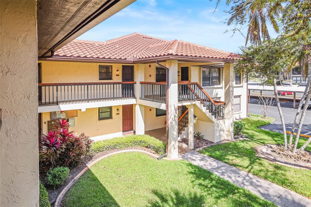 2113 HAMMOCK PINE BOULEVARD 2113, Clearwater, FL 33761