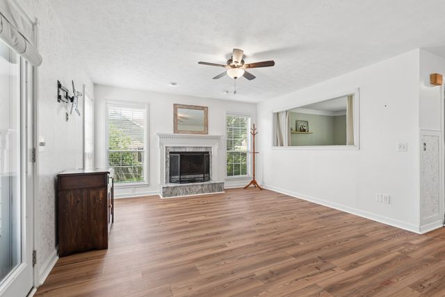 1214 Hollis Terrace, Cottontown, TN 37048