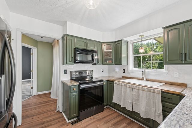 1214 Hollis Terrace, Cottontown, TN 37048