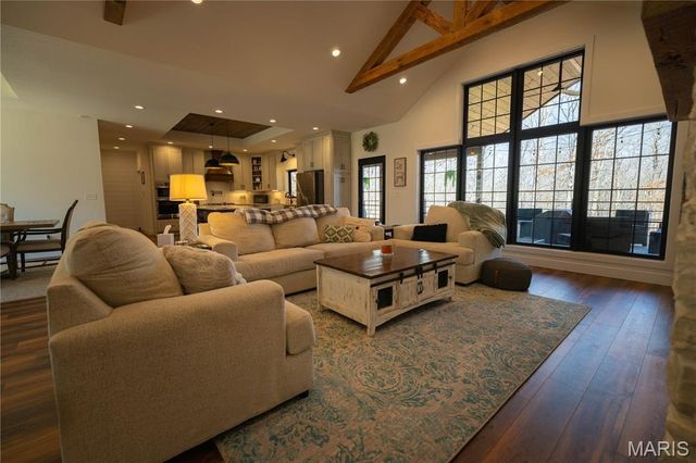 437 Ridgeview Lane, Poplar Bluff, MO 63901