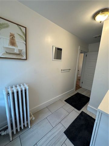 15 Kilburn Ct Court, Newport, RI 02840