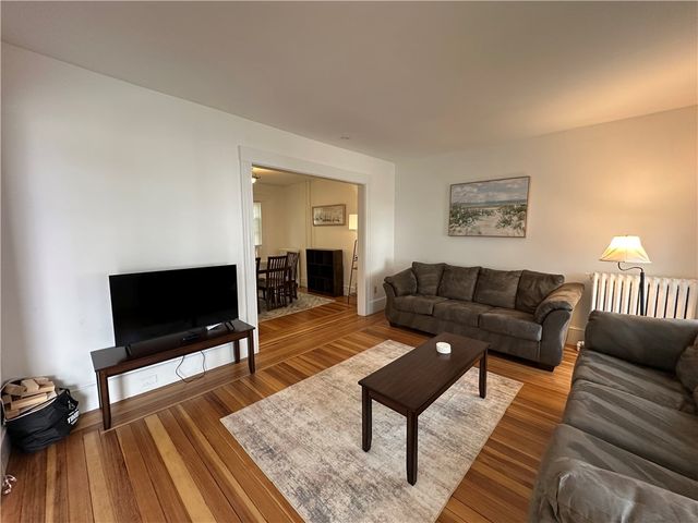 15 Kilburn Ct Court, Newport, RI 02840