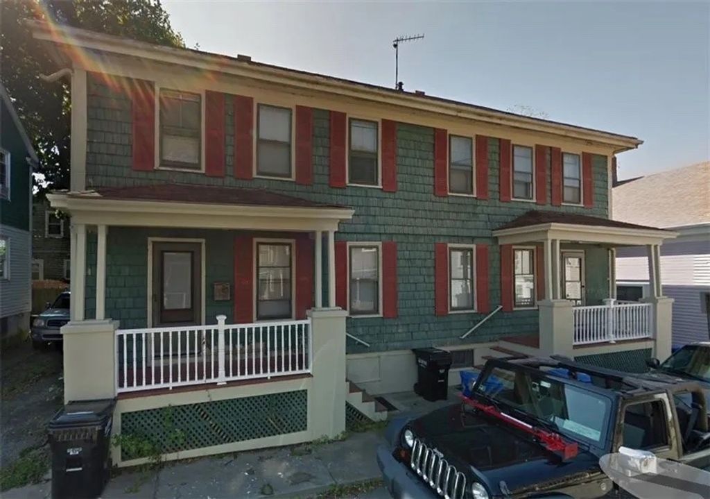 15 Kilburn Ct Court, Newport, RI 02840