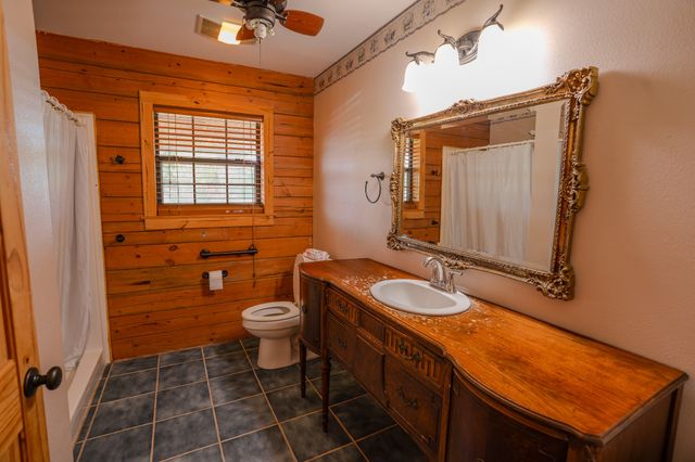 457 County Road 3270, Mineola, TX 75773