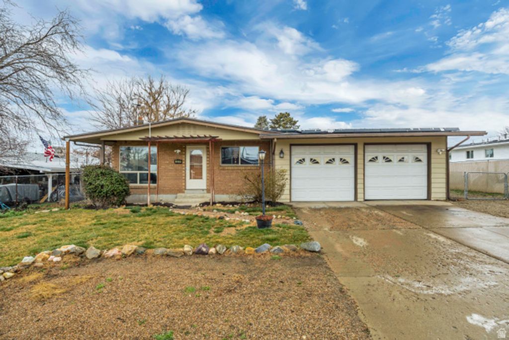 158 W 2200 N, Sunset, UT 84015