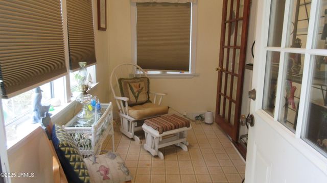 906 10th St, Port Royal, SC 29935