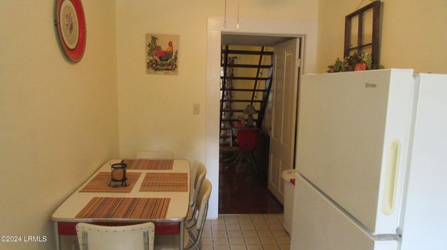 906 10th St, Port Royal, SC 29935