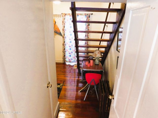 906 10th St, Port Royal, SC 29935