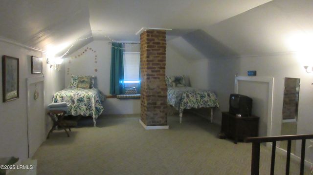 906 10th St, Port Royal, SC 29935