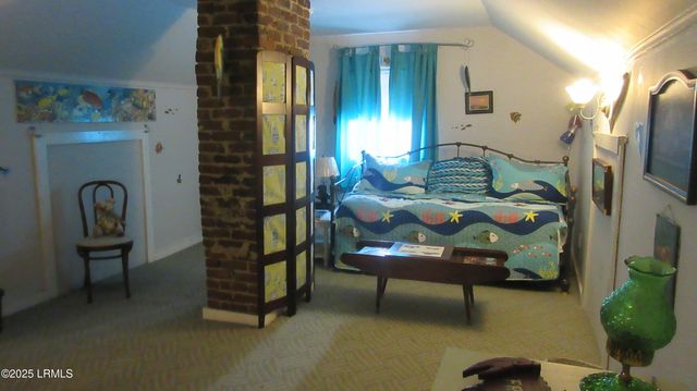 906 10th St, Port Royal, SC 29935