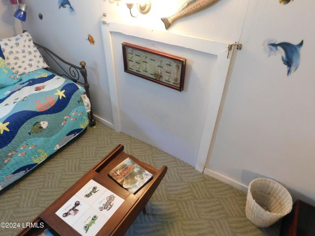 906 10th St, Port Royal, SC 29935