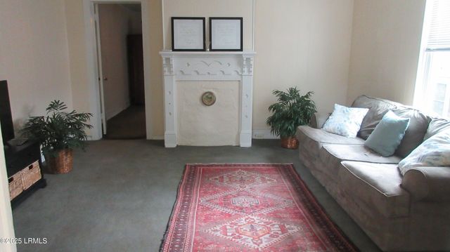 906 10th St, Port Royal, SC 29935