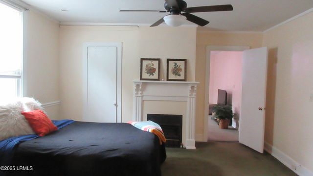 906 10th St, Port Royal, SC 29935