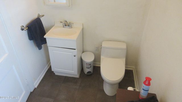 906 10th St, Port Royal, SC 29935