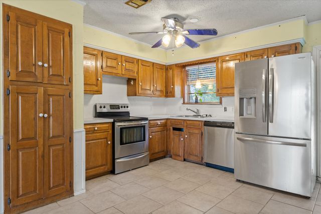 152 Vz County Road 3404, Wills Point, TX 75169