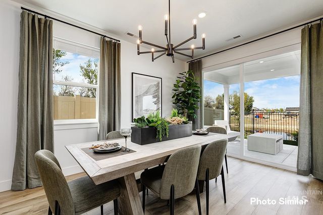 5467 E Victoria Falls Dr, Nampa, ID 83686